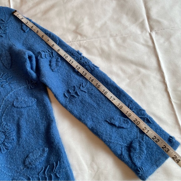 EUC Talbots Women's 100% Wool Cardigan Blue Colour Size Medium - Picture 9 of 10